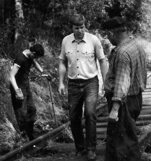 Ing. Jan Vyhnlek se studenty pi vcviku na trati v Zubrnicch 21. 6. 1983